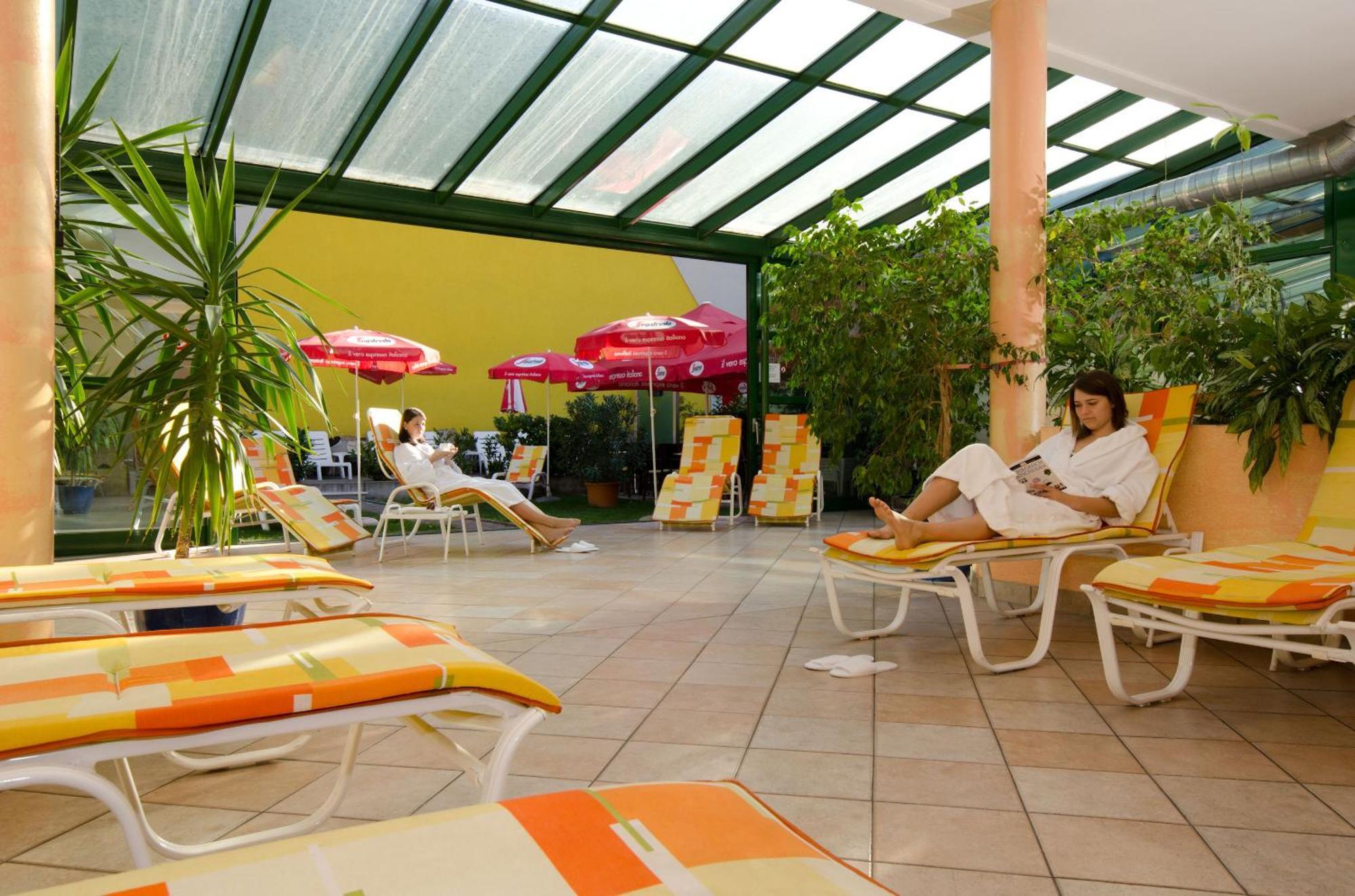 Vienna Sporthotel Exterior photo